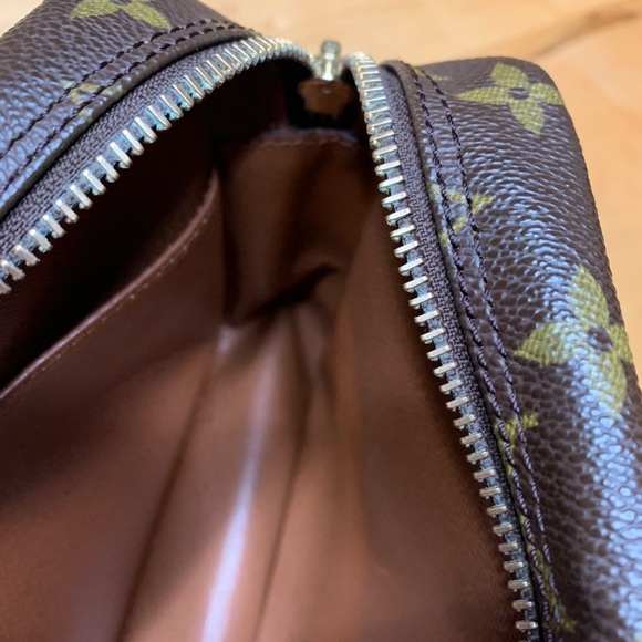 Louis Vuitton Compiegne Clutch 23 - Picture 13 of 16